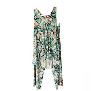 Ellen Tracy 2 piece pajama set size Med.